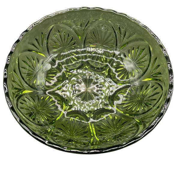 Vintage Anchor Hocking Green Serving Bowl With Star Cameo Medallion Pattern 8x3 - Picture 3 of 5